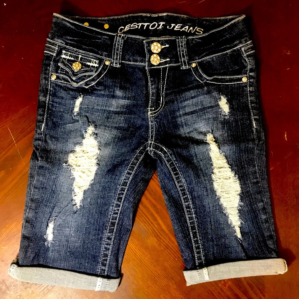Women’s Size 7 Blue Cesttoi Jeans Shorts
